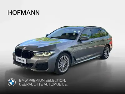 Gebraucht BMW 530 M Sport 292 PS (214 kW) 2022 Skyscraper grau metallic Kombi
