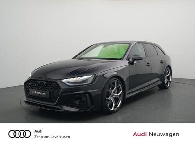 Mythosschwarz Gebraucht 2024 Audi RS4 Comfort Kombi | 107.480 €