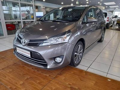 Gebraucht Toyota Verso Skyview Edition 147 PS (108 kW) 2017 Braun Van / Kleinbus