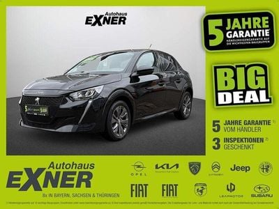 Gebraucht Peugeot e-208 Allure 100 kW (136 PS) 2023 Perla nera schwarz Kleinwagen