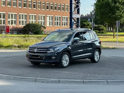 Gebraucht VW Tiguan Sportline 122 PS (89 kW) 2015 Grau SUV