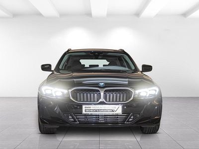 Schwarz Gebraucht 2022 BMW 320e Sport Line Kombi | 28.908 € (Fairer Preis)