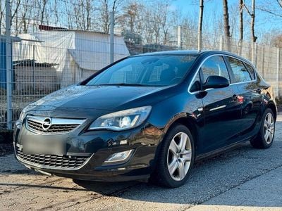 Gebraucht Opel Astra 140 PS (102 kW) 2011 Schwarz Limousine