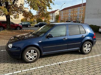 Blau Gebraucht 2002 VW Golf IV Kombi | 1.888 € (Fairer Preis)
