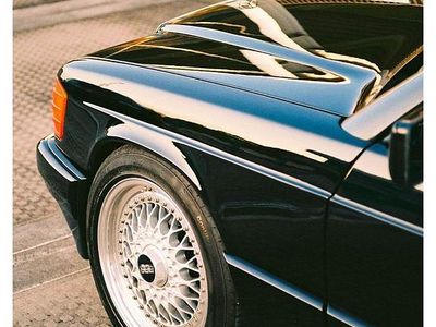Gebraucht Mercedes 190 122 PS (89 kW) 1993 Schwarz Limousine