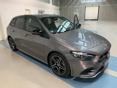 Gebraucht Mercedes B200 AMG 163 PS (119 kW) 2023 Grau Kleinwagen