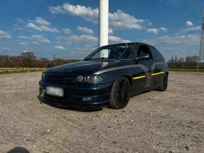 Używany Opel Astra 136 KM (100 kW) 1997 Niebieski Coupe