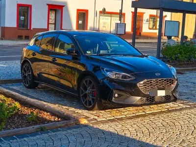Gebraucht Ford Focus ST 280 PS (205 kW) 2020 Schwarz Limousine