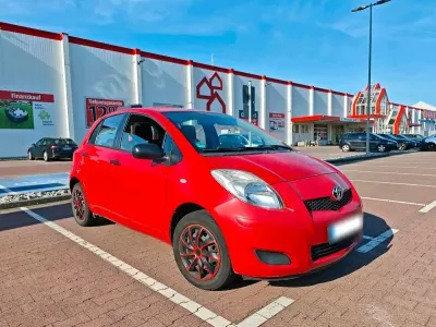 Gebraucht Toyota Yaris 70 PS (51 kW) 2010 Rot Kleinwagen
