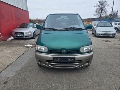Grau Gebraucht 2000 Nissan Serena SE Van / Kleinbus | 1.599 €