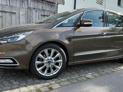 Gebraucht Ford S-MAX Vignale 209 PS (153 kW) 2016 Braun Van / Kleinbus