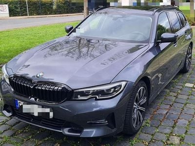 Grau Gebraucht 2020 BMW 320 Sport Line Kombi | 29.900 € (Teuer)