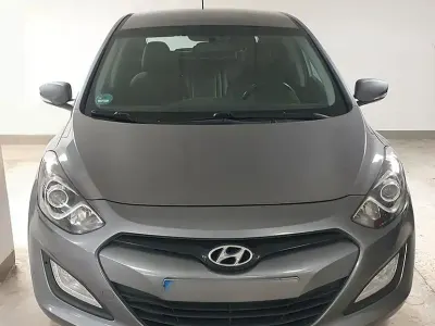 Gebraucht Hyundai i30 Classic 99 PS (72 kW) 2012 Grau Limousine