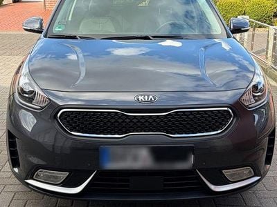 Second-hand Kia Niro Spirit 141 CP (103 kW) 2017 Gri SUV