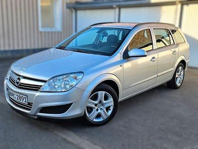 Usata Opel Astra Edition 116 CV (85 kW) 2008 Argento Berlina