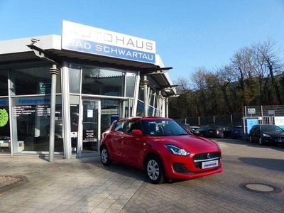 Gebraucht Suzuki Swift Club 103 PS (75 kW) 2023 Rot Kleinwagen