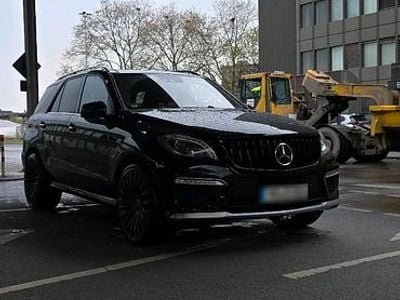 Begagnad Mercedes ML63 AMG AMG 558 HK (410 kW) 2012 Svart SUV