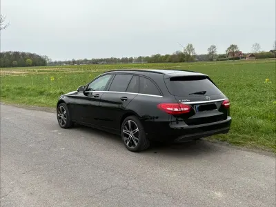 Gebraucht Mercedes C220 170 PS (125 kW) 2017 Schwarz Limousine