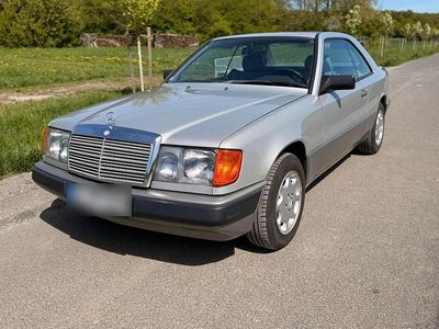 Brugt Mercedes 230 136 HK (100 kW) 1988 Sølv Coupe