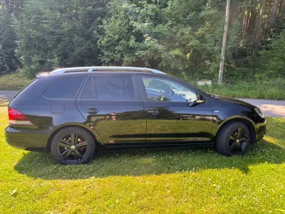 Gebraucht VW Golf VII Match 122 PS (89 kW) 2013 Schwarz Kombi