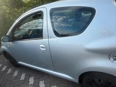 Usata Toyota Aygo 62 CV (45 kW) 2010 Argento Utilitaria