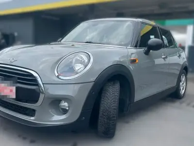 Occasion Mini One D 95 ch (69 kW) 2018 Gris Citadine