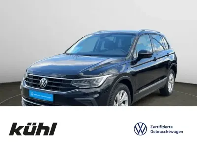 Gebraucht VW Tiguan Life 150 PS (110 kW) 2021 Deep black perleffekt SUV