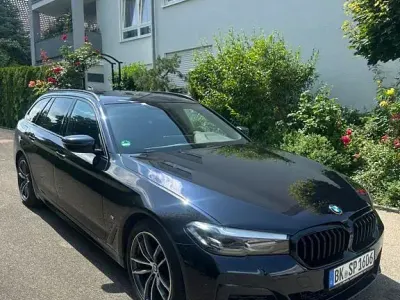 Gebraucht BMW 520 M Sport 190 PS (139 kW) 2021 Schwarz Kombi