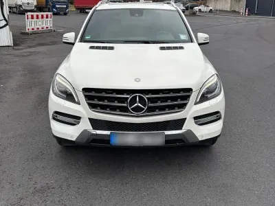 Gebraucht Mercedes ML350 258 PS (189 kW) 2012 Weiß SUV
