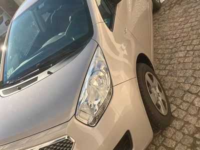 Gebraucht Kia Venga 90 PS (66 kW) 2010 Silber Kleinwagen