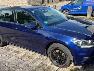 Gebraucht VW Golf VII Trendline 116 PS (85 kW) 2019 Blau Limousine