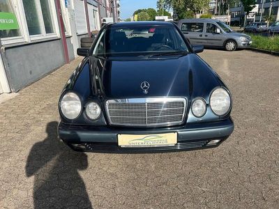 Mercedes E200