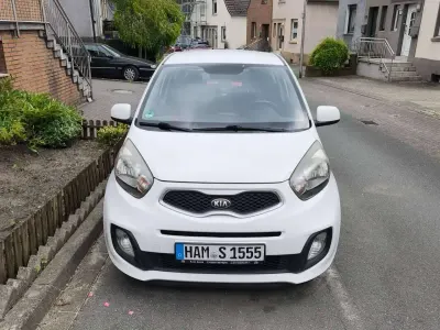 Gebraucht Kia Picanto Attract 69 PS (50 kW) 2013 Weiß Kleinwagen