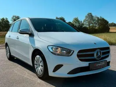 Gebraucht Mercedes B180 136 PS (100 kW) 2020 Weiß Kleinwagen