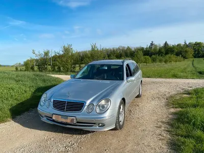 Gebraucht Mercedes E220 Avantgarde 150 PS (110 kW) 2006 Silber Kombi
