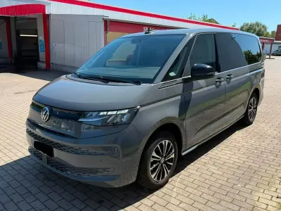 Gebraucht VW Multivan 150 PS (110 kW) 2023 Grau Van / Kleinbus