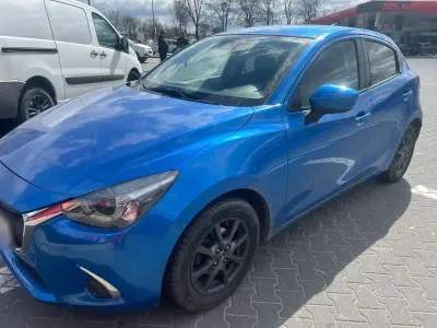 Używany Mazda 2 Kizoku 90 KM (66 kW) 2018 Niebieski Hatchback
