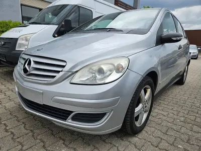 Gebraucht Mercedes B180 109 PS (80 kW) 2007 Silber Van / Kleinbus