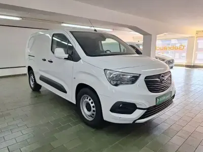 Gebraucht Opel Combo Edition 131 PS (96 kW) 2021 Weiß Van / Kleinbus