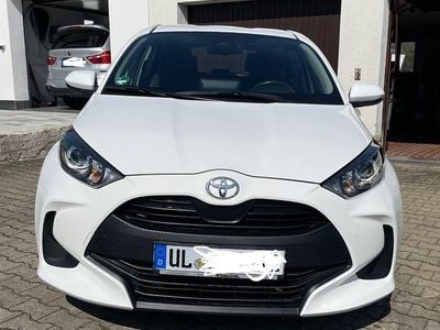 Usata Toyota Yaris Comfort 125 CV (91 kW) 2023 Bianco Utilitaria