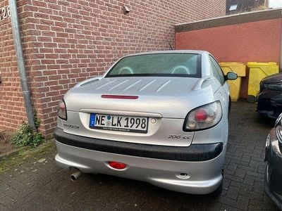 Gebraucht Peugeot 206 CC 109 PS (80 kW) 2003 Silber Cabrio