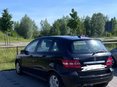 Gebraucht Mercedes B180 109 PS (80 kW) 2008 Schwarz Van / Kleinbus