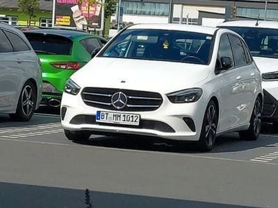 Mercedes B220