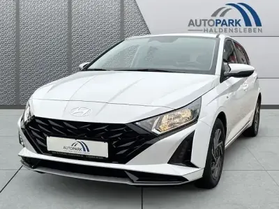 Neu Hyundai i20 101 PS (74 kW) 2025 Weiß Kleinwagen