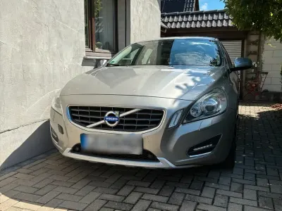 Gebraucht Volvo V60 163 PS (119 kW) 2011 Beige Kombi