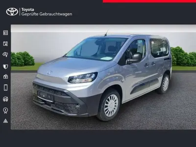 Neu Toyota Proace Verso Active 110 PS (80 kW) 2026 Bismutsilber Kombi