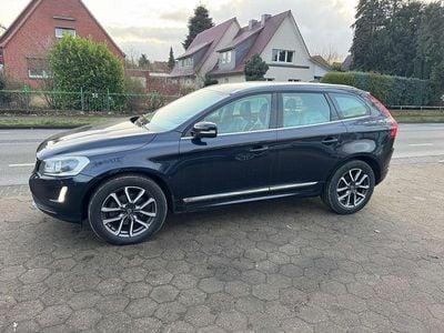 Blau Gebraucht 2017 Volvo XC60 Summum SUV | 10.989 € (Teuer)