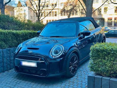 Begagnad Mini Cooper S Cabriolet Premium Plus 178 HK (130 kW) 2024 Blå Cab