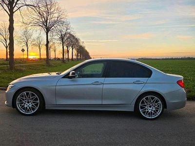 Gebraucht BMW 320 Sport Line 184 PS (135 kW) 2012 Silber Limousine