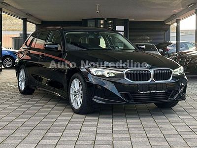 Schwarz Gebraucht 2022 BMW 318 Shadowline Kombi | 25.999 € (Etwas zu teuer)
